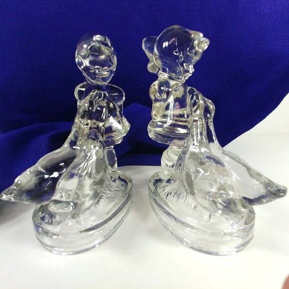 Vintage Pair of Clear Glass Bookends Girl Feeding Geese - Picture 5 of 11